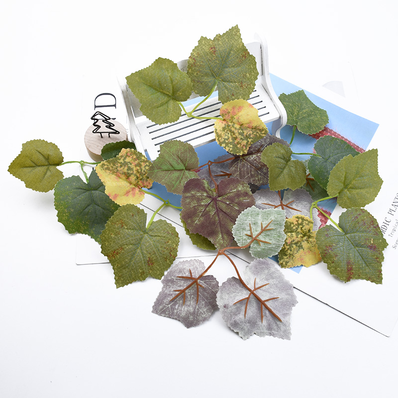 Artificial Hanging Plants - 30/100 buah daun Maple sutra Aksesori